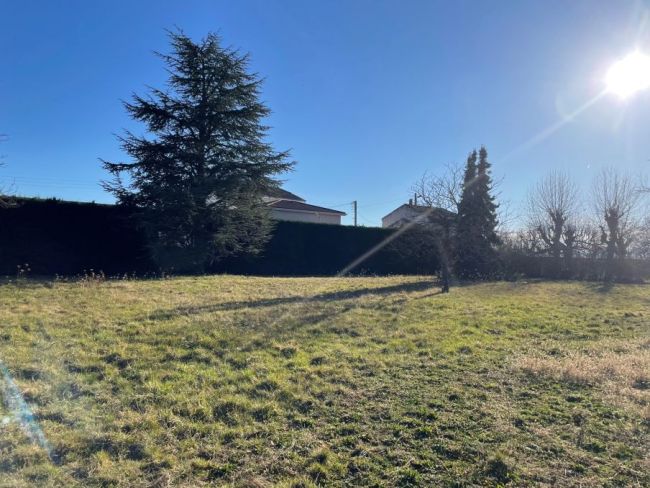 Terrain à vendre de 530 m² à Saint-Médard-en-Jalles – Proche commodités, écoles et transports