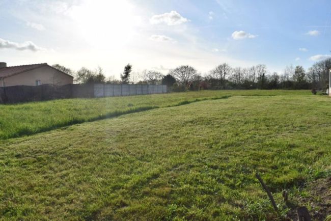 Margaux centre : Terrain viabilisé de 550 m² – Idéal projet 2 logements - Forte rentabilité