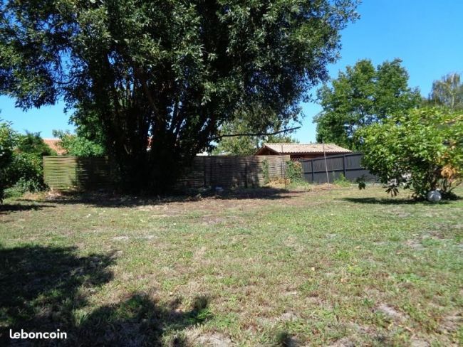 terrain à bâtir de 1231 m² sur la commune de COIMERES