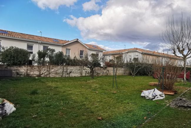 Nouveau terrain à bâtir à Créon hors lotissement