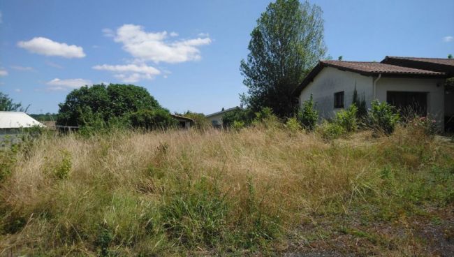 Terrain individuel 847 m² La Sauve 33670 centre bourg