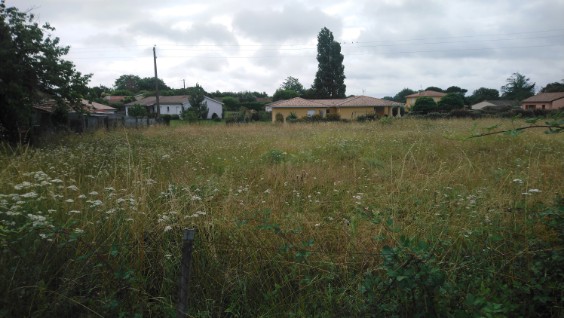 St-MAIXANT 33490 terrain individuel 750 m² borné