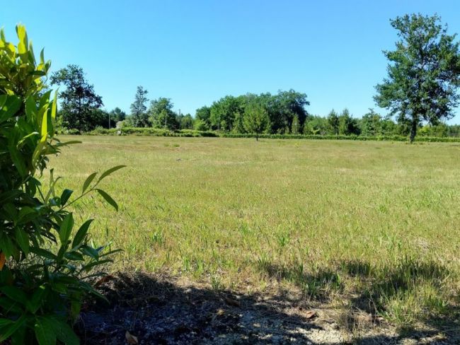 Terrain à construire à BELHADE