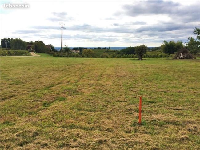 Terrain de 1100 m² sur la commune de Loupiac