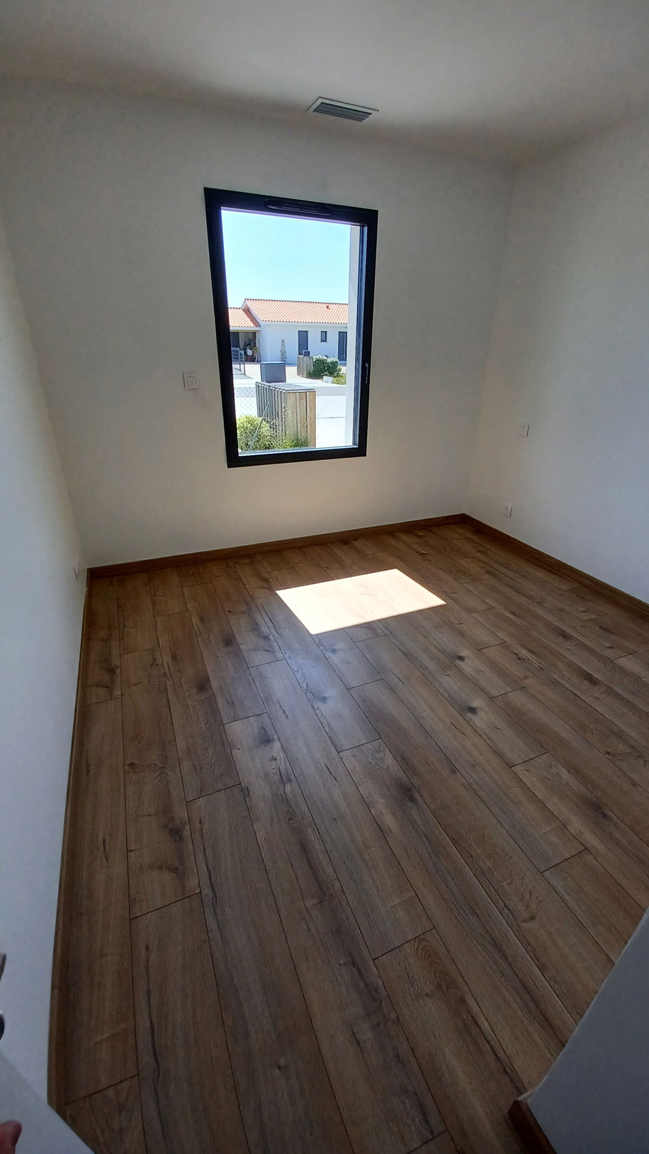 Maison de plain-pied traditionnelle avec piscine et terrasse couverte à Biscarrosse